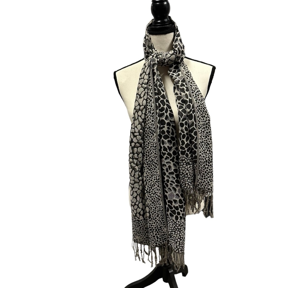Modern Expressions Animal Print Blanket Scarf Wrap Black Fringed 27 x 69 inches